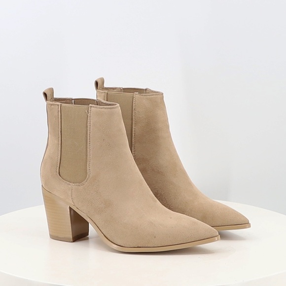 vivorosa Shoes - Women’s Pointed Toe Chelsea Ankle High Heel Block Boot in Beige Faux Suede